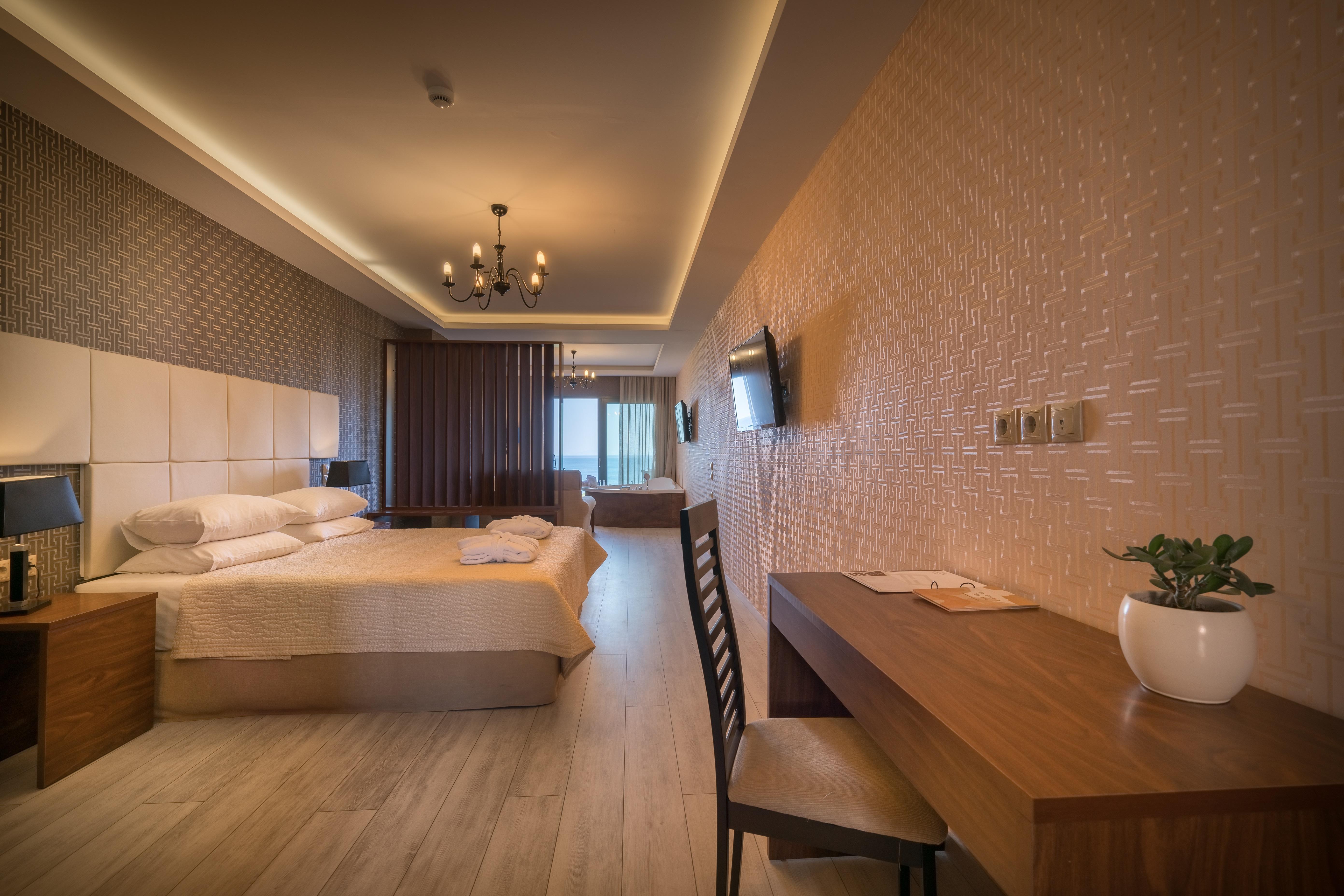 Elegance Luxury Executive Suites - Adults Only Tragaki Luaran gambar